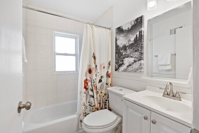 Building Photo - 1315 Washington St