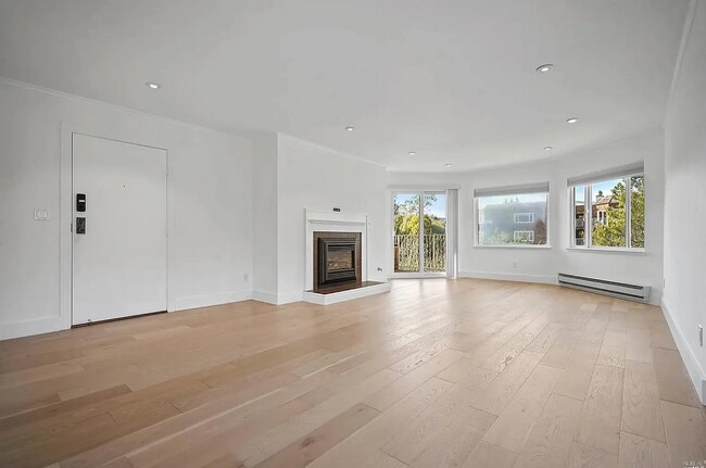 Primary Photo - Beautifully updated Seminary Condo near Ri...