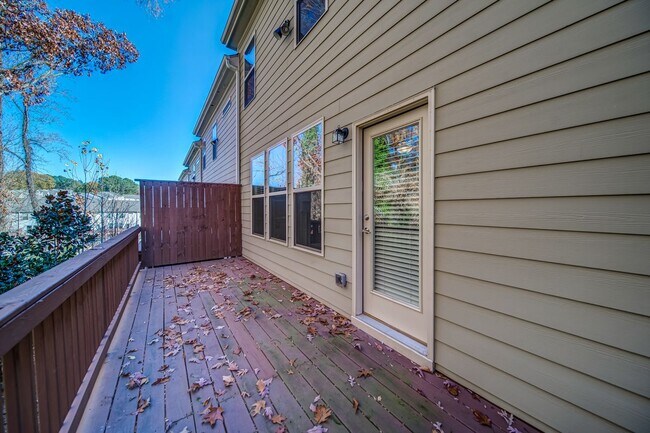 Building Photo - 1363 Harris Way S