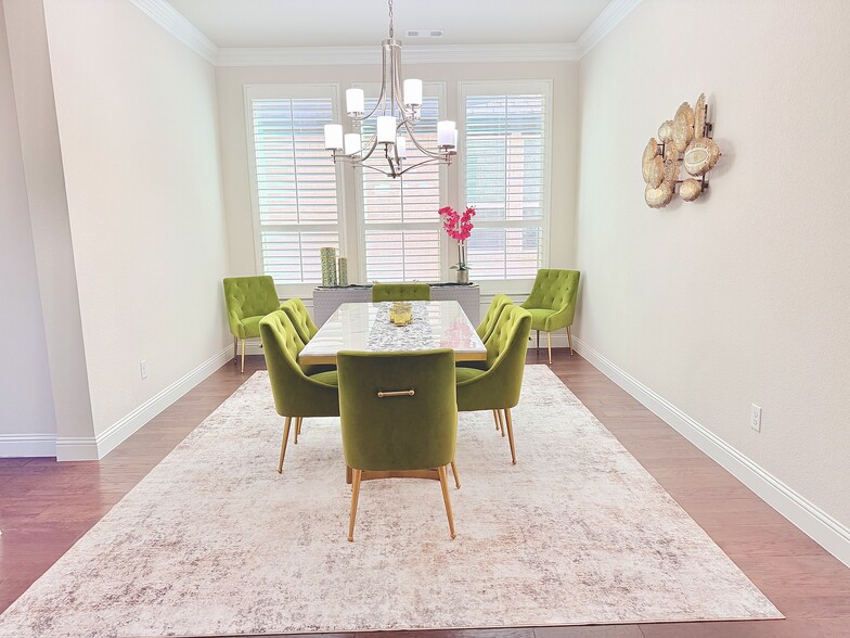 Building Photo - 6817 Golf Club Dr