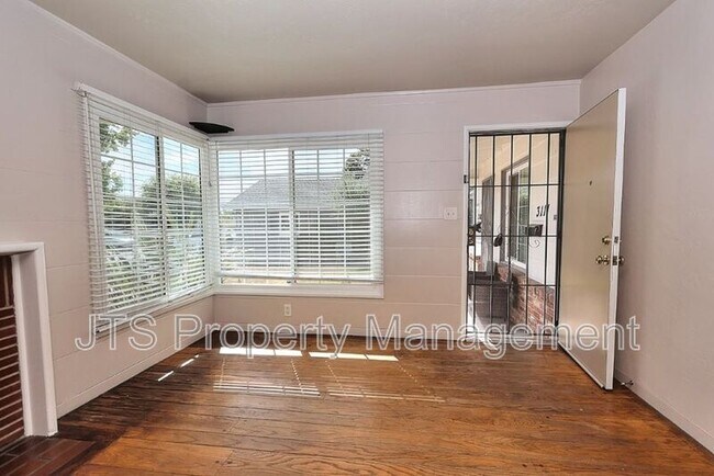Building Photo - 3109-3111 Hampshire Drive