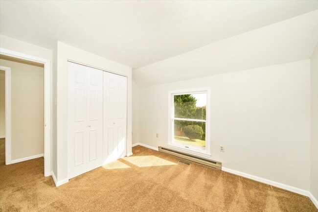 Building Photo - New Market Rental