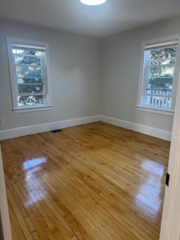 Building Photo - 208 Beach St