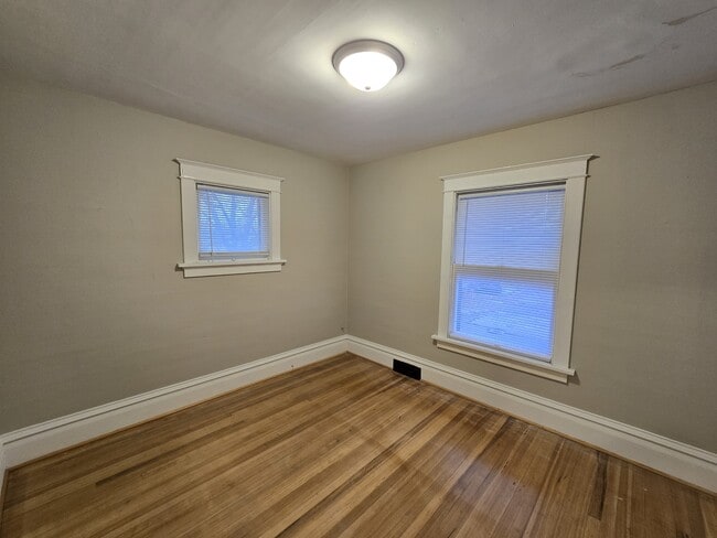 Building Photo - 349 17th St SE