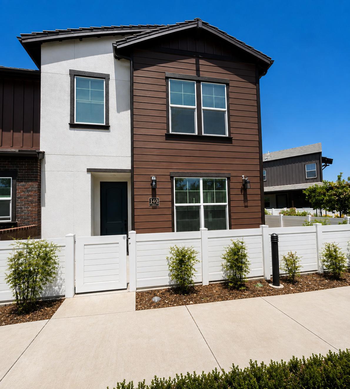 Building Photo - 140 Farmhouse Dr