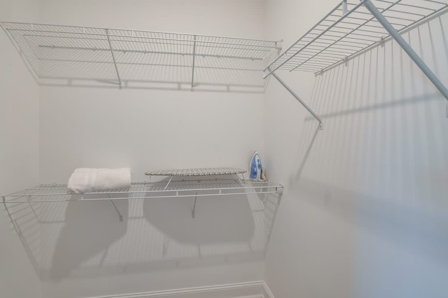 Building Photo - 3920 Oakdale Rd