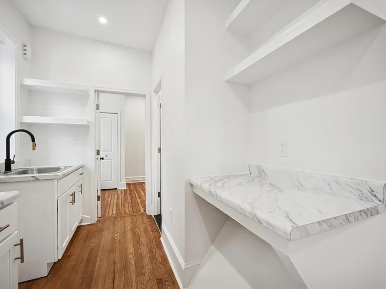 Building Photo - 236 Harvey St