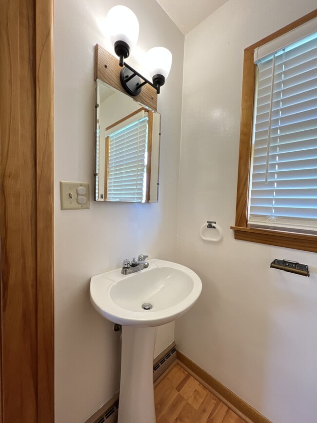 Building Photo - 3170 Asbury Rd