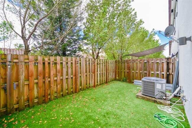 Building Photo - 640 NE 207th St