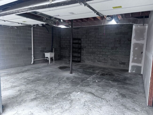 Building Photo - New For Rent in Pinson!