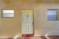 Building Photo - 5140 SW 40th Ave