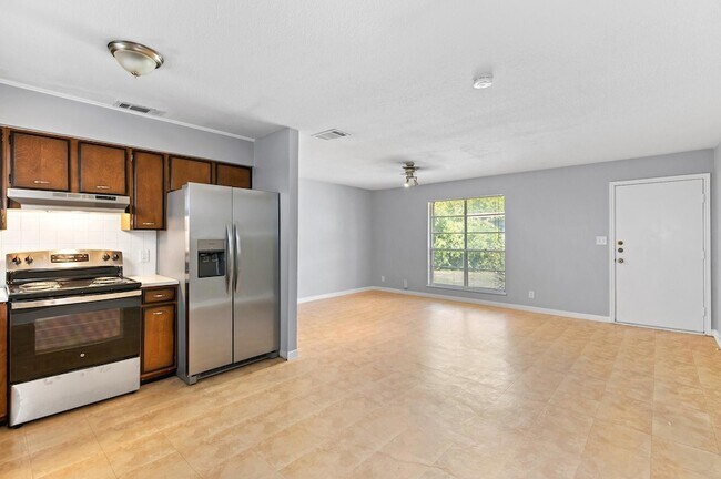 Building Photo - 2712 St Edwards Cir