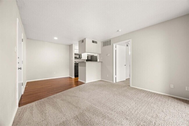 Building Photo - 3111 Parker Ln