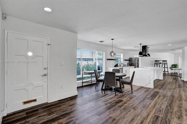 Building Photo - 2106 NE 16th Ave