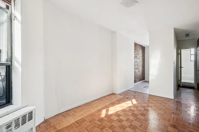 Building Photo - 323A E 89th St