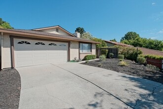 Building Photo - Gorgeous 3 Bedroom, 2 Bath home in great location