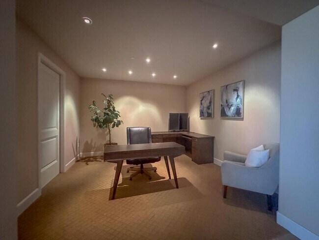 Building Photo - 5068 Scholarship