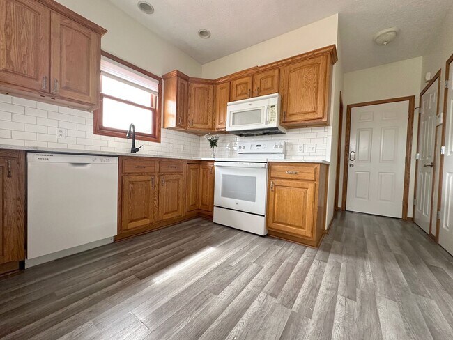 Building Photo - 8621 Lavender Cir