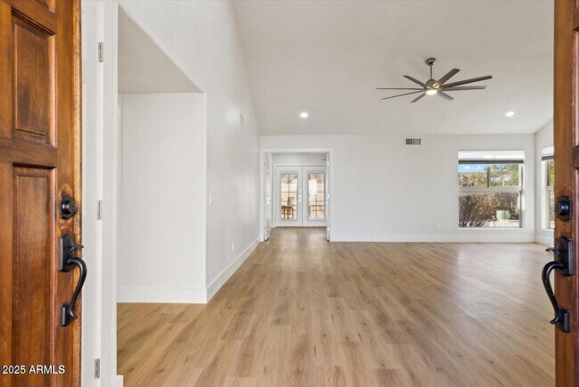 Building Photo - 26034 S Glenburn Dr