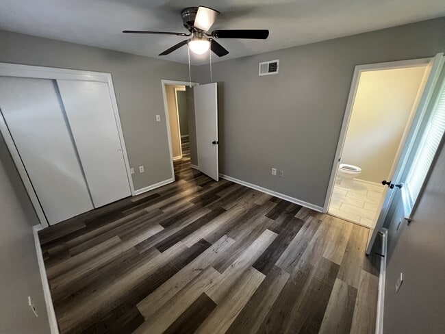 Building Photo - 3424 Gladstone Cove