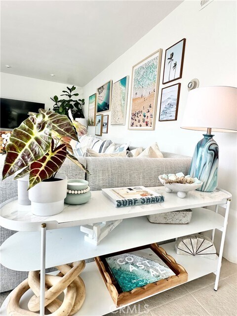 Building Photo - 1585 S Coast Hwy