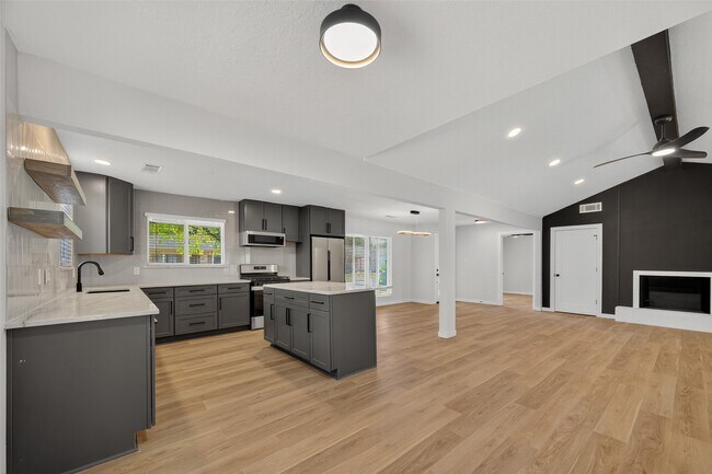 Building Photo - 11742 N Little John Cir