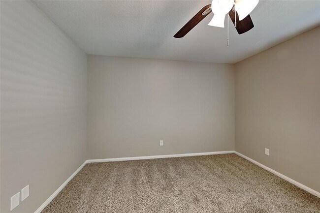 Building Photo - 7826 Spring Fern Ln