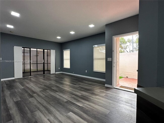 Building Photo - 691 SW 158th Way