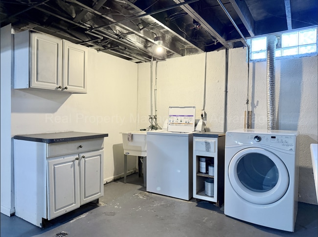 Building Photo - Solid Brick and Renovated with New Kitchen...