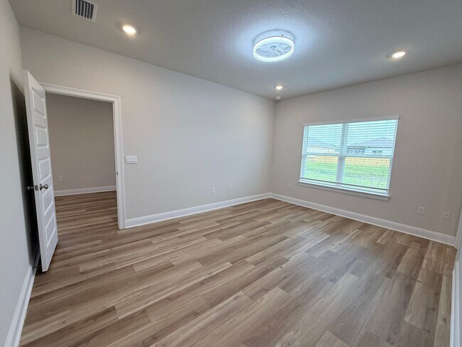 Building Photo - 28073 Hallow Trl