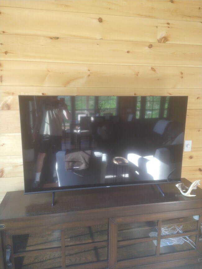 Building Photo - 63 Redwood Ln