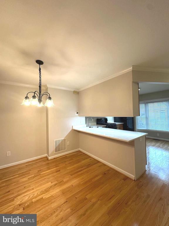 Building Photo - 2120 N Tazewell Ct