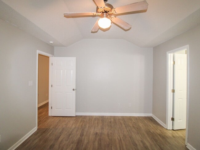 Building Photo - Nice Home in Meridianville!