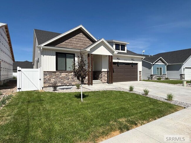 Primary Photo - COMPLETELY FURNISHED HOME FOR RENT IN SUGA...