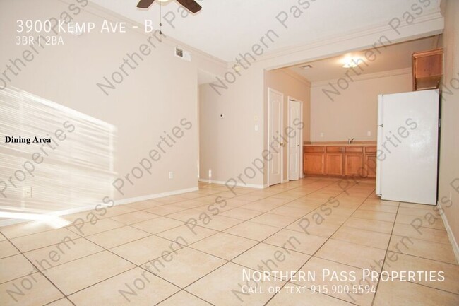 Building Photo - Nice 3 Bedroom Apartment with Refrigerated...