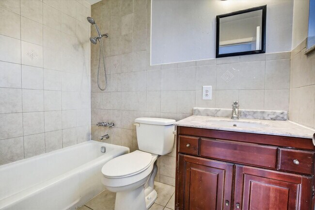 Building Photo - 1490 NW 20th St