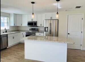 Building Photo - Glen Ave