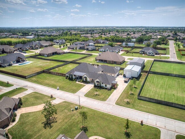 Building Photo - 4001 Timber Valley Dr