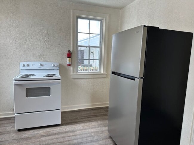 Building Photo - 281 Hoffman Ave