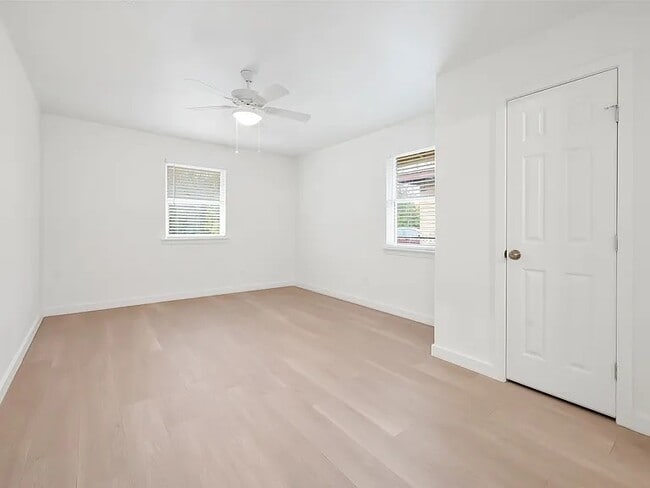 Building Photo - 1110 3rd St