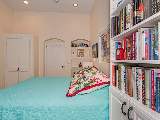 Building Photo - 8382 Satin Leaf Ct