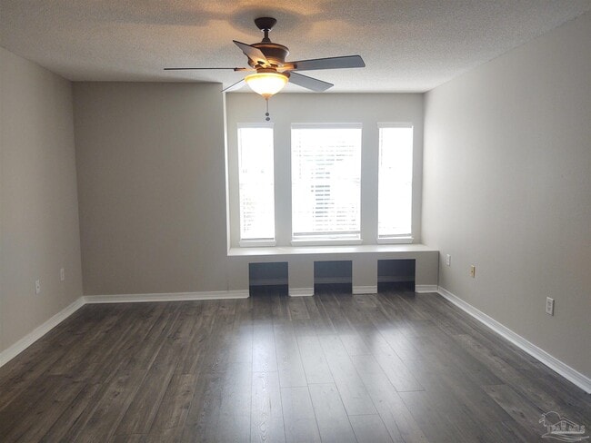 Building Photo - 6351 Cottage Woods Dr