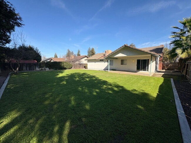 Building Photo - Corner lot home near Schroth Park Availabl...