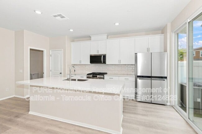 Building Photo - 40702 Birchfield Dr