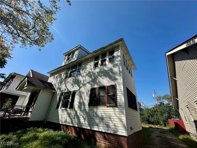 Building Photo - 3540 E 154th St