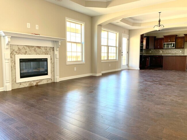 Building Photo - 2002 Jackie Lorraine Drive