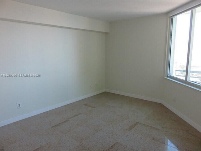 Building Photo - 325 S Biscayne Blvd