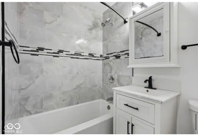 Building Photo - 5215 Southdale Dr