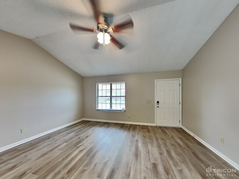 Building Photo - 3240 Avocet Ln