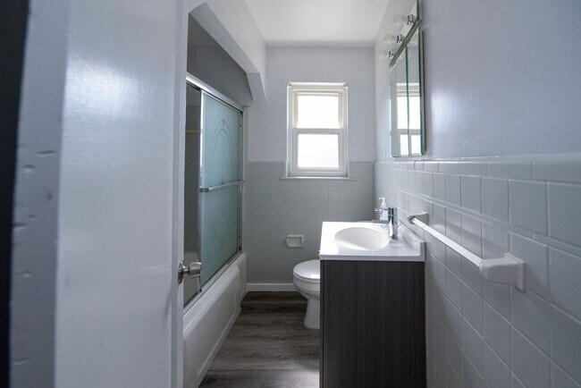 Building Photo - 3053 N Hegry Cir